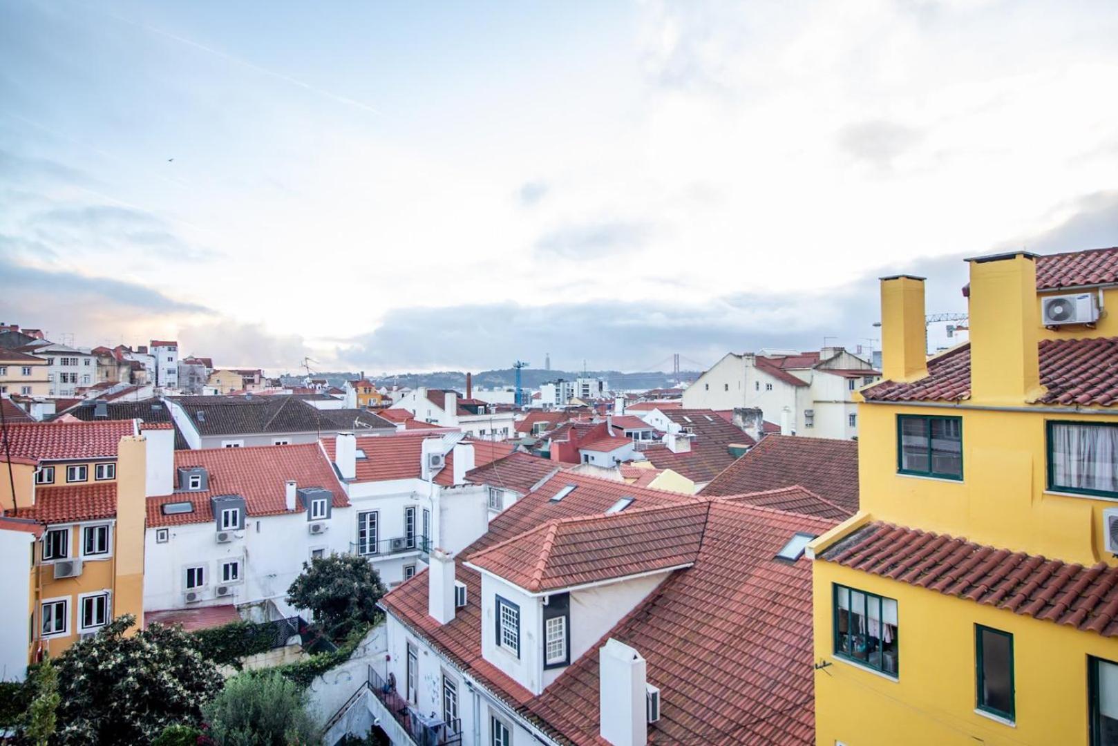 Apartamento Charming 1br With Terrace Views Of Bridge | By Airnest Lisboa