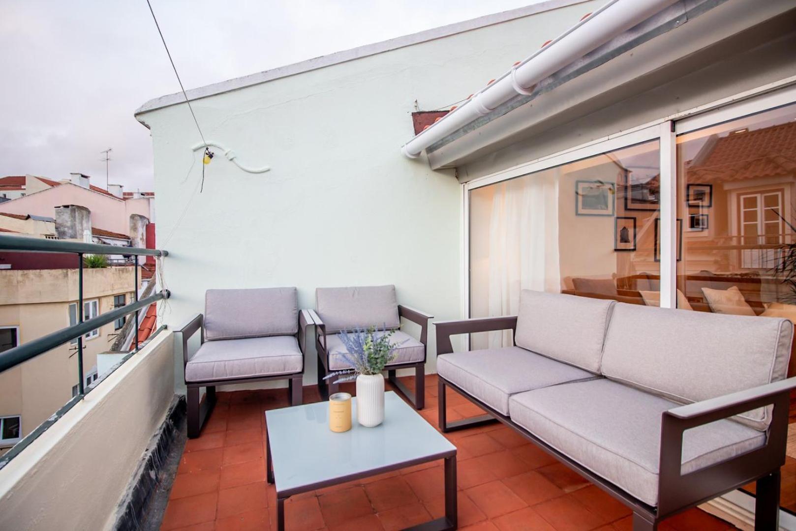 Charming 1br With Terrace Views Of Bridge | By Airnest